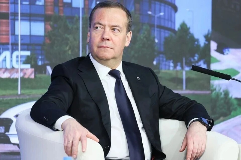 Медведев проинформировал западные страны о жестких последствиях в случае ударов с применением ракет большой дальности: его заявление.