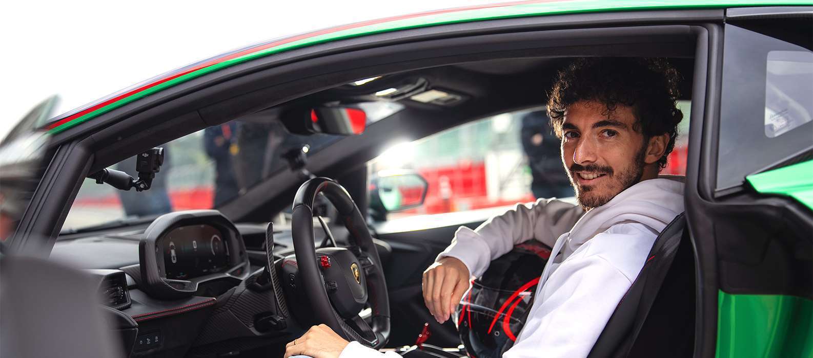 Lamborghini Temerario: Fuoriclasse на ходу с Франческо Баньяйя