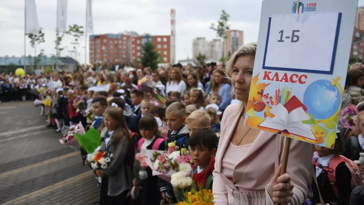 Первый класс: Мама-эксперт делится секретами, как не провалить запись в школу (и где искать ответы!)