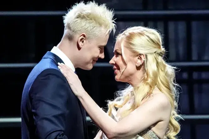 «Караулят в самолетах»: Екатерина Мизулина пожаловалась, что ее и Shaman преследуют фанаты