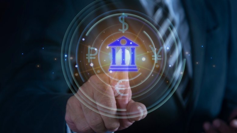 Девальвация рядом: зачем сейчас под ограничение берут валюту, хотя рублёвые вклады до 9 трлн выглядят привлекательными