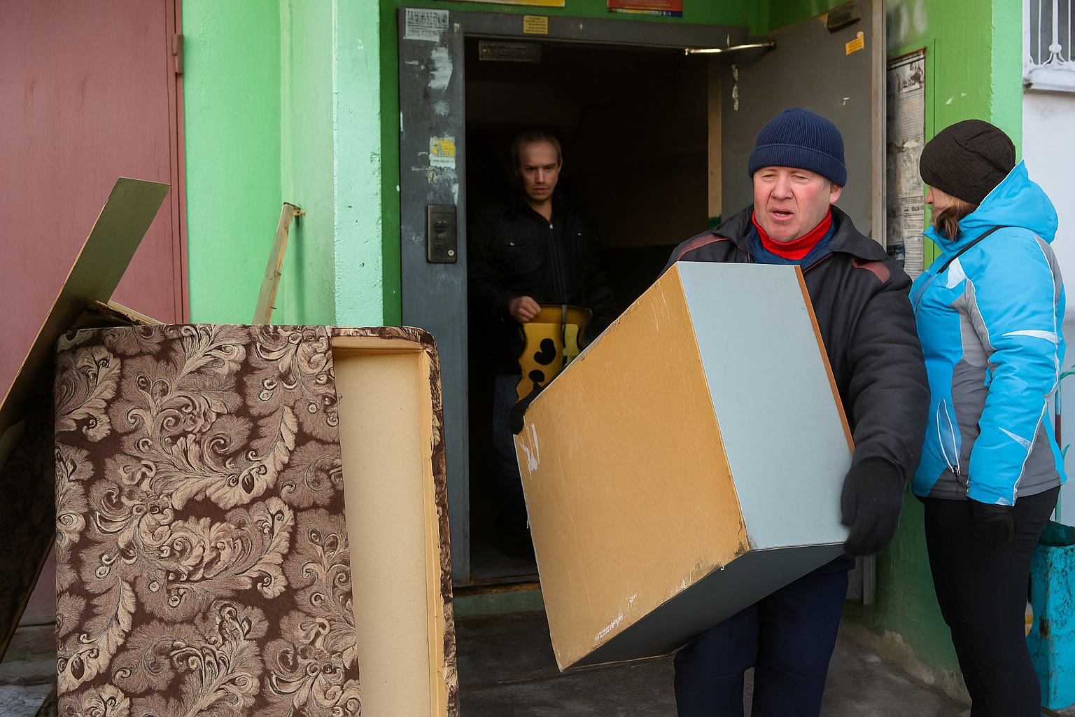 У квартиры было два собственника, но каждый хотел выселить другого и мешал ему жить: они судились много лет