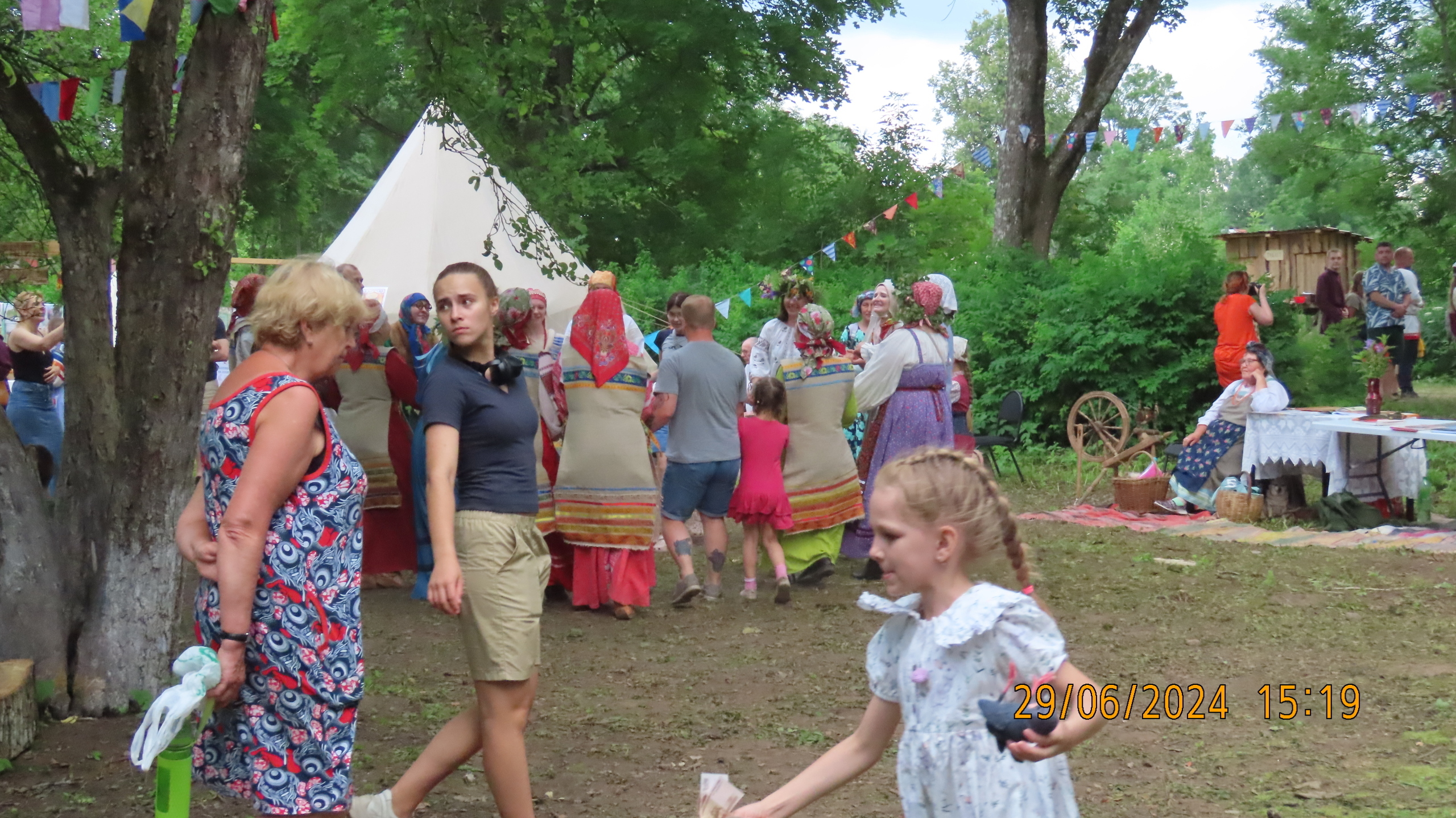 В надежде, что Богу не до смеха.