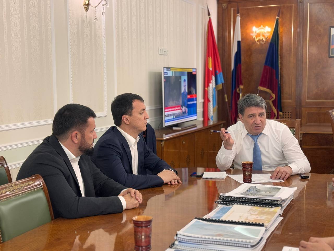 Сотрудницы МУП ЖЕУ №12 пожаловались, что им систематически задерживают заработную плату. Дошло всё до администрации города