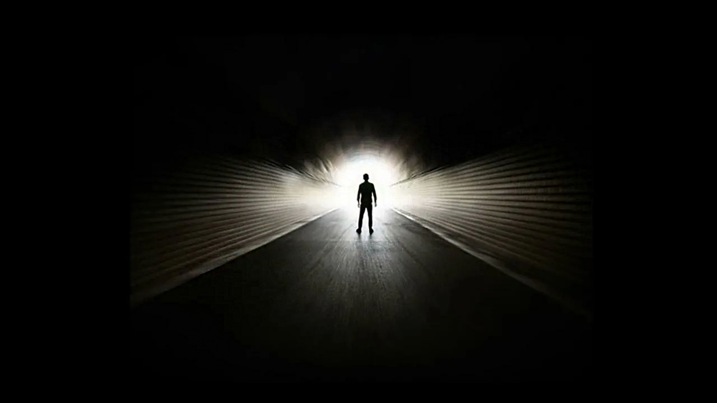 Мы умрём и от нашего сознания совсем ничего не останется? Но кто в нас страшится и совсем не страшится своей собственной смерти?