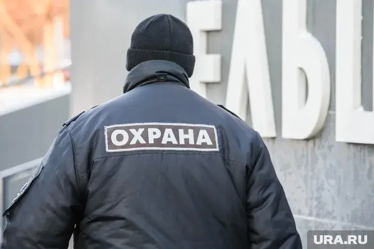 За драку с охранником "Пятерочки" получил 450 т. руб.