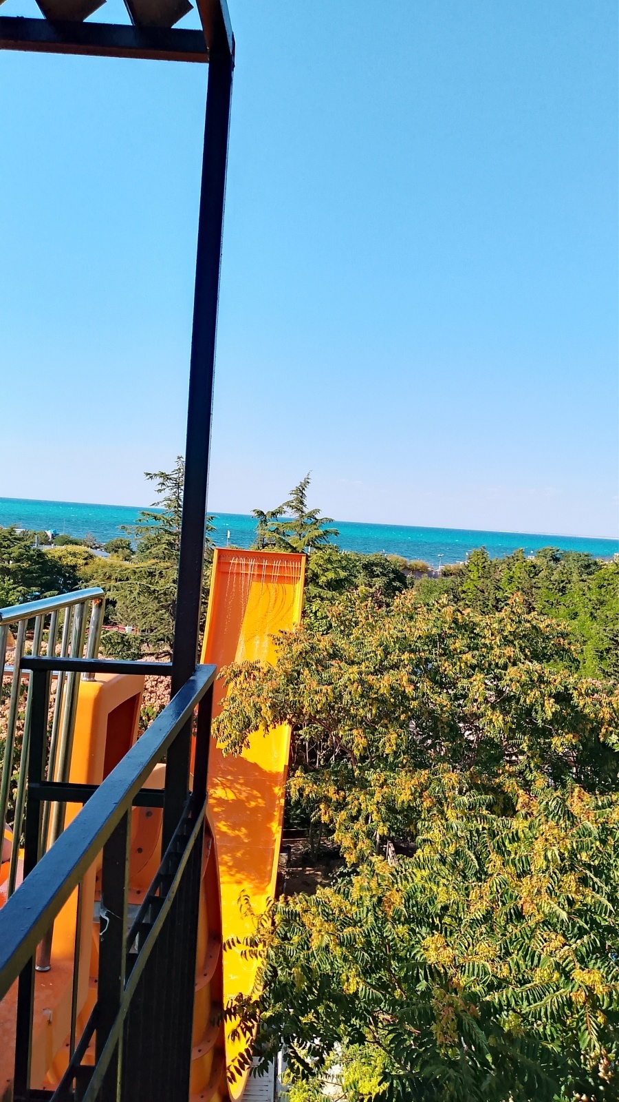 Как не свернуть шею в аквапарке