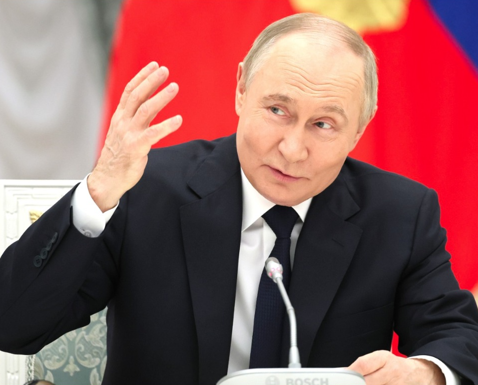 Владимир Путин ужесточил порядок проверки бывших украинцев