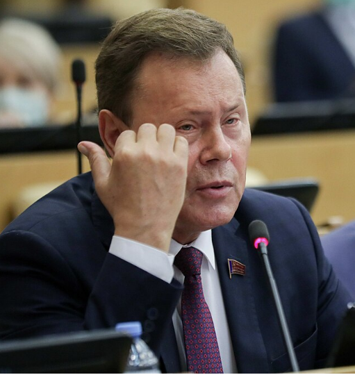 Самозанятые – враги народа? Гениальный план по спасению бюджета от… денег.В Госдуме задумались об упразднении самозанятости