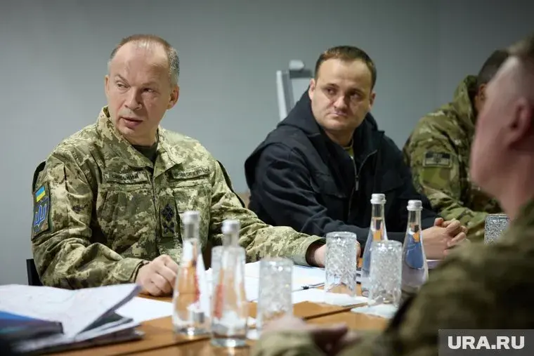 Взаимоотношениях главкома ВСУ Сырского со своими родителями