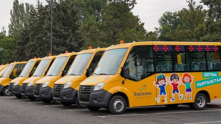 "Держитесь там": Как Россия кормит соседей, пока своих готовят к жёсткой экономии