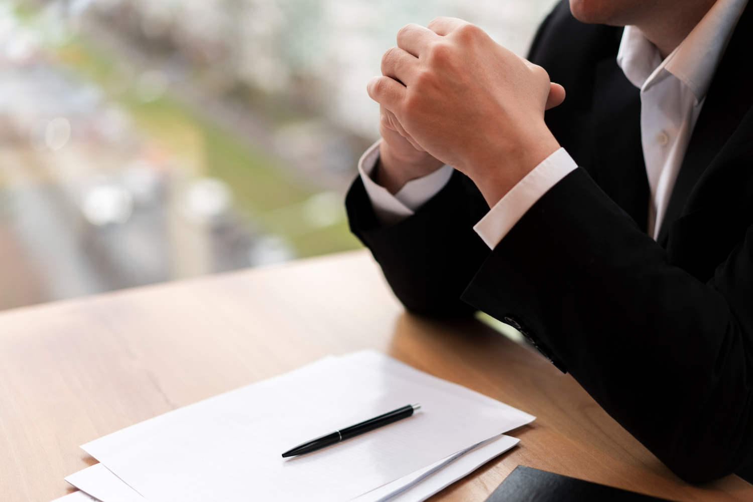 Адвокат не выполняет свои обязанности, оскорбляет? Как привлечь адвоката к дисциплинарной ответственности? Простая инструкция для гражданина