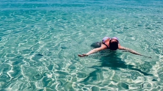 Депутат потребовал запретить стринги и слишком откровенные купальники в открытых бассейнах