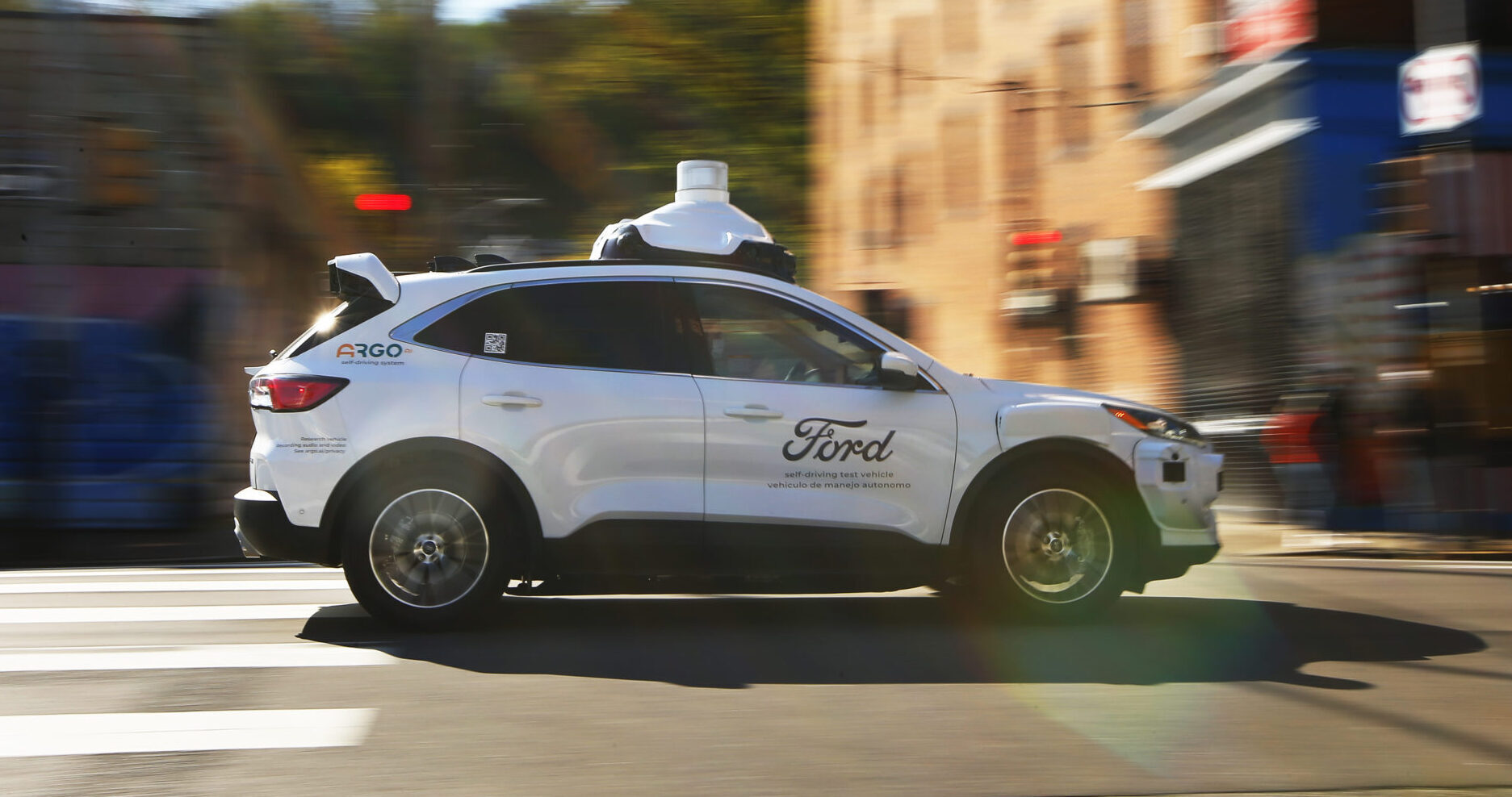 Тестовый автомобиль Ford 4-го поколения с автономным управлением