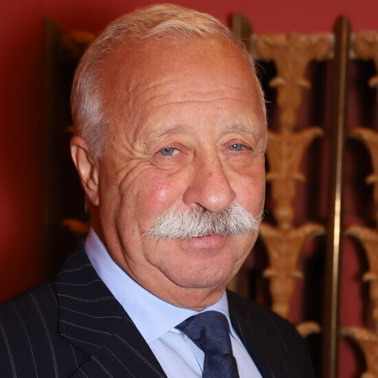 «80 лет — полёт нормальный»