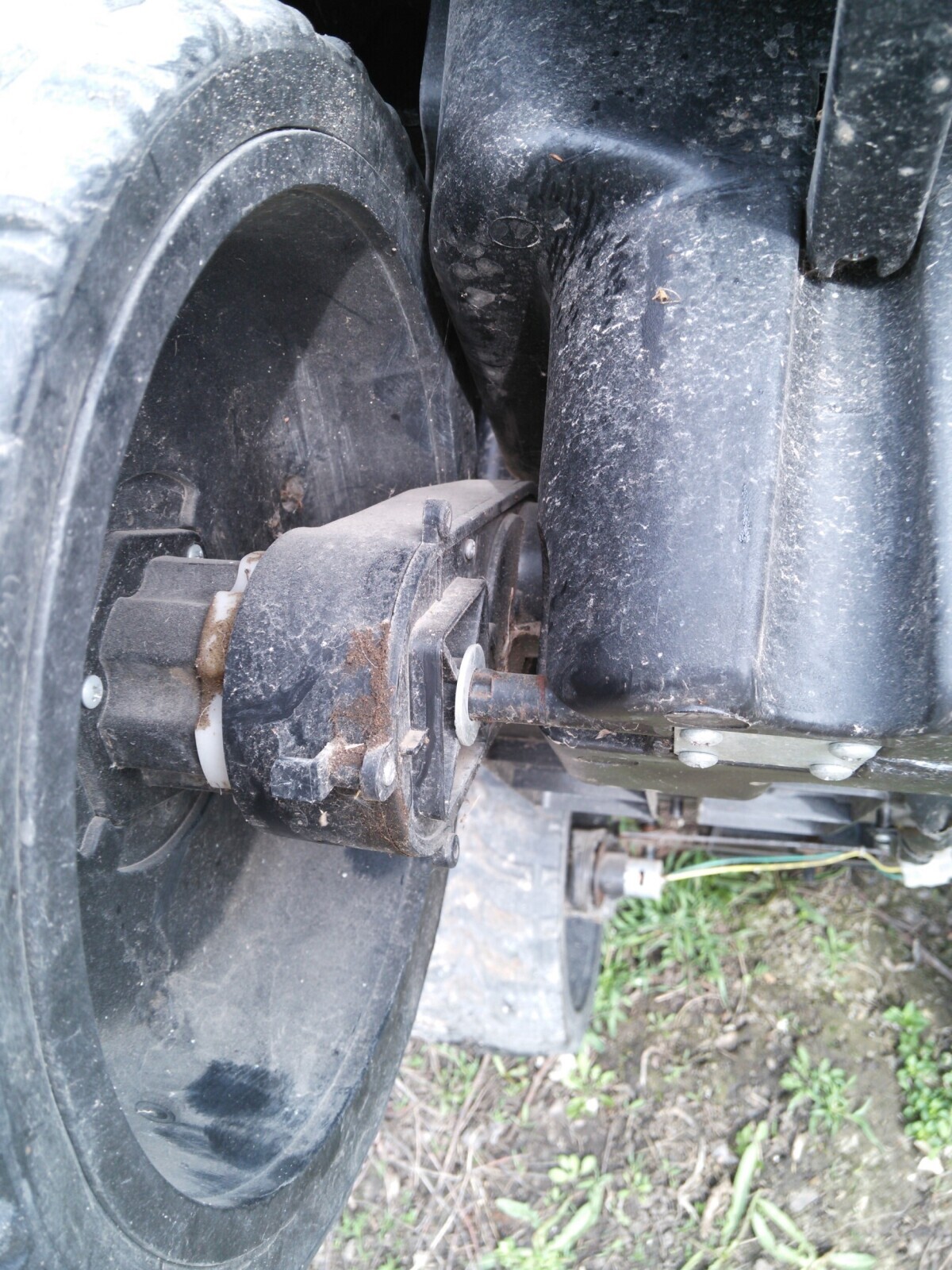 Нашел детскую машинку. Можно из нее сделать тачку или тележку какую-нибудь? Или «овчинка не стоит выделки»? Не надо было брать эту машинку?