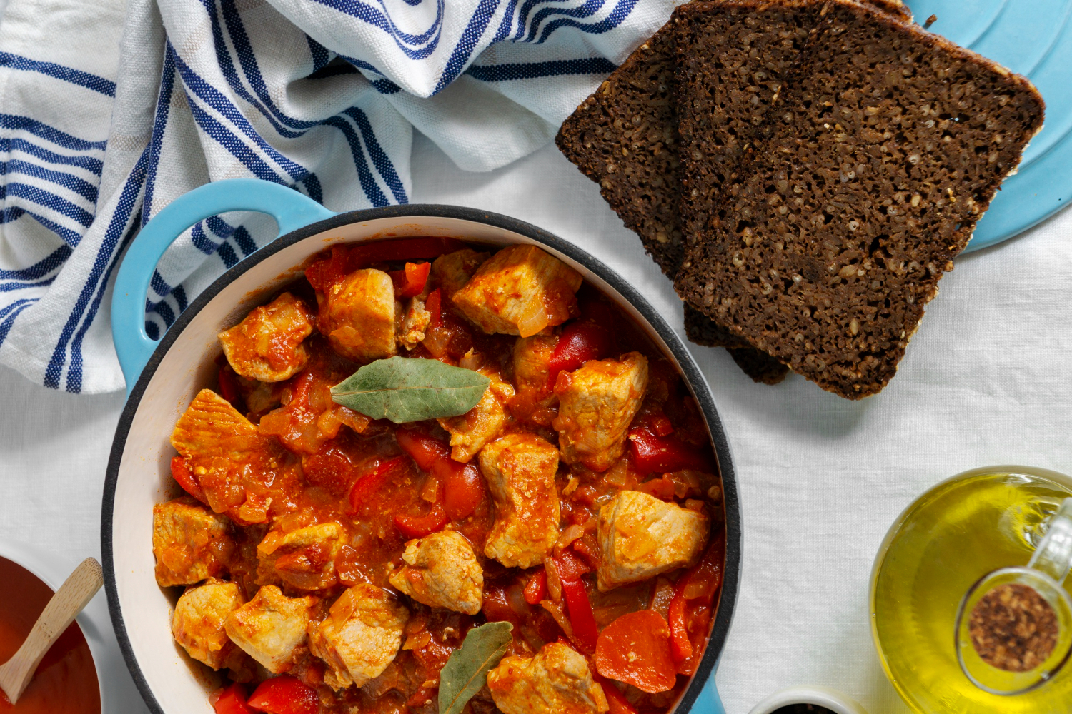 Ароматный гуляш из курицы: простой пошаговый рецепт 😋🌟