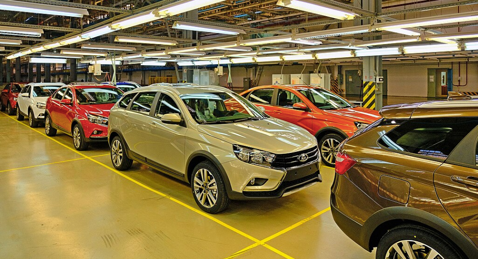 Минпромторг изыщет 10 млрд рублей для допподдержки льготного автокредитования.Да здравствует Lada Azimut – чудо мысли инженерной