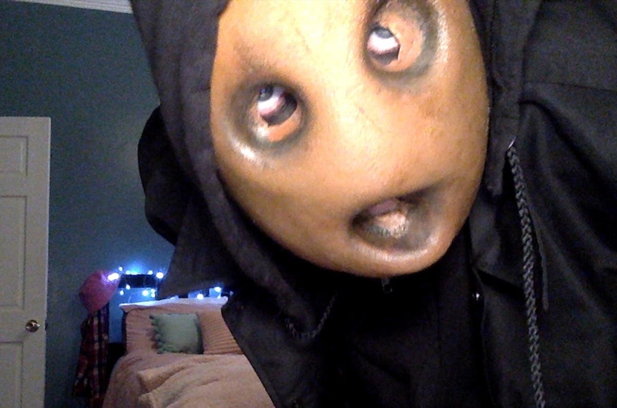 Обзор «Странного урожая»: постановочная кровь