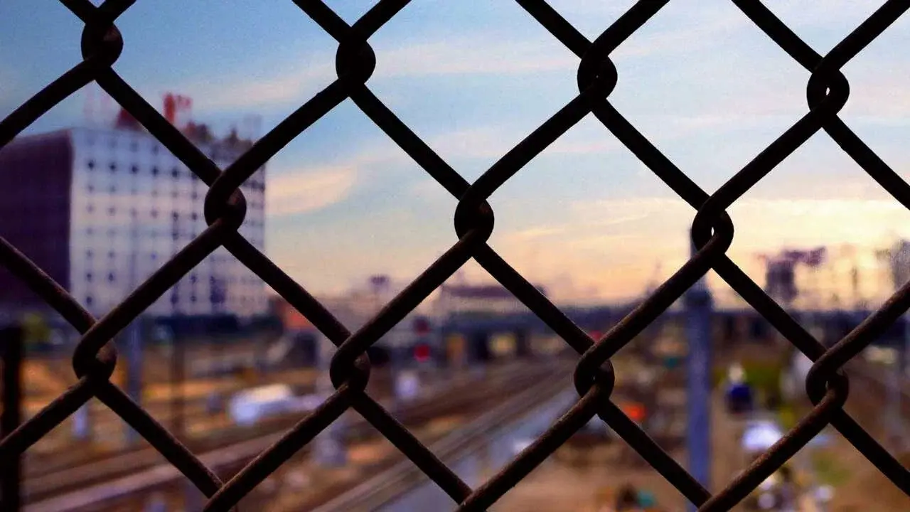 Чтобы не платить алименты, решил убить жену.