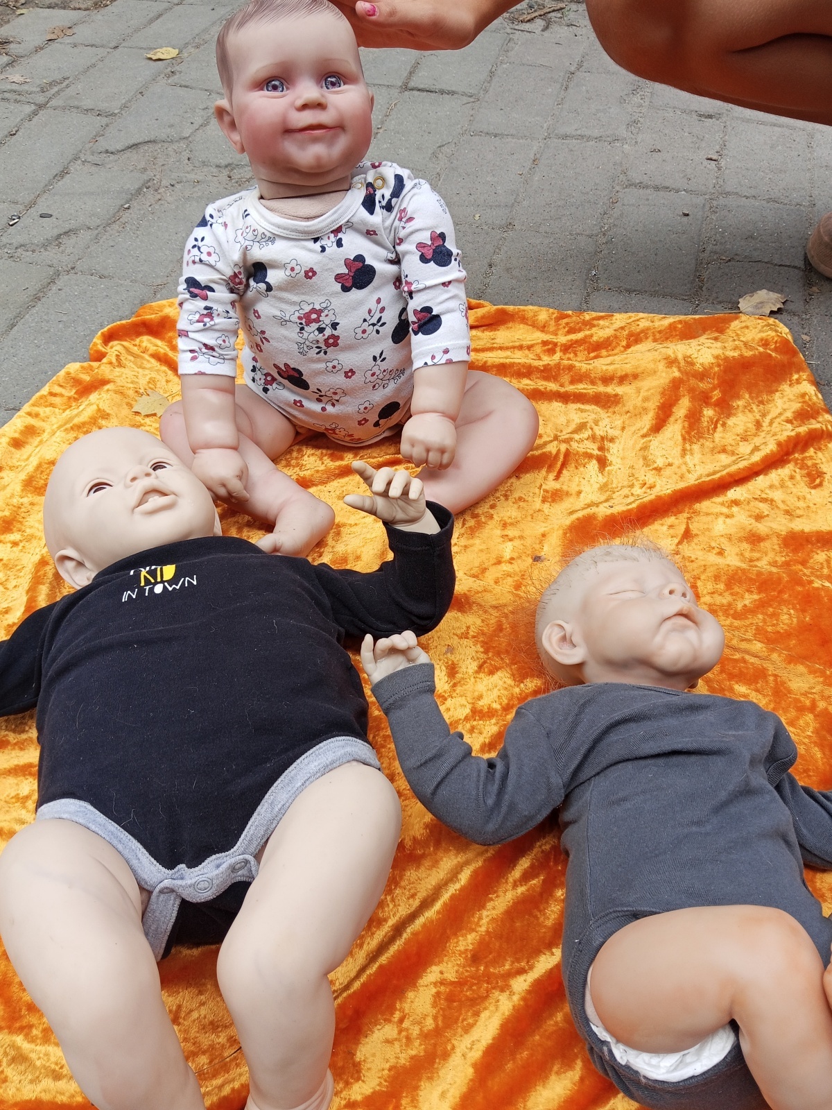 Запретить аборты нельзя разрешать. Где запятая?!