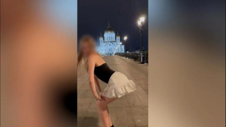 "Крутить задницами будете дома, Храм не для этого"