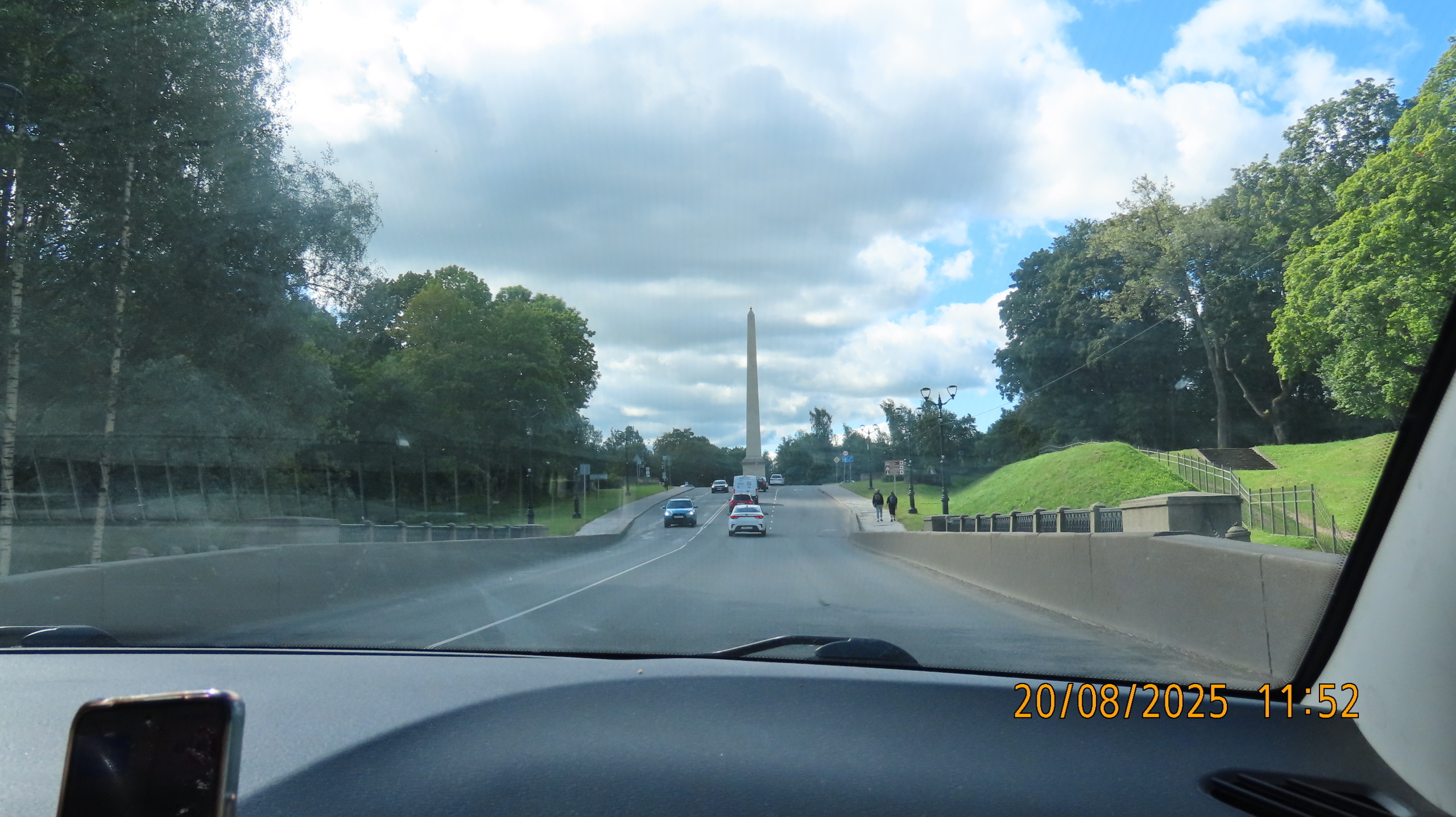 Каждый чтит своих героев.