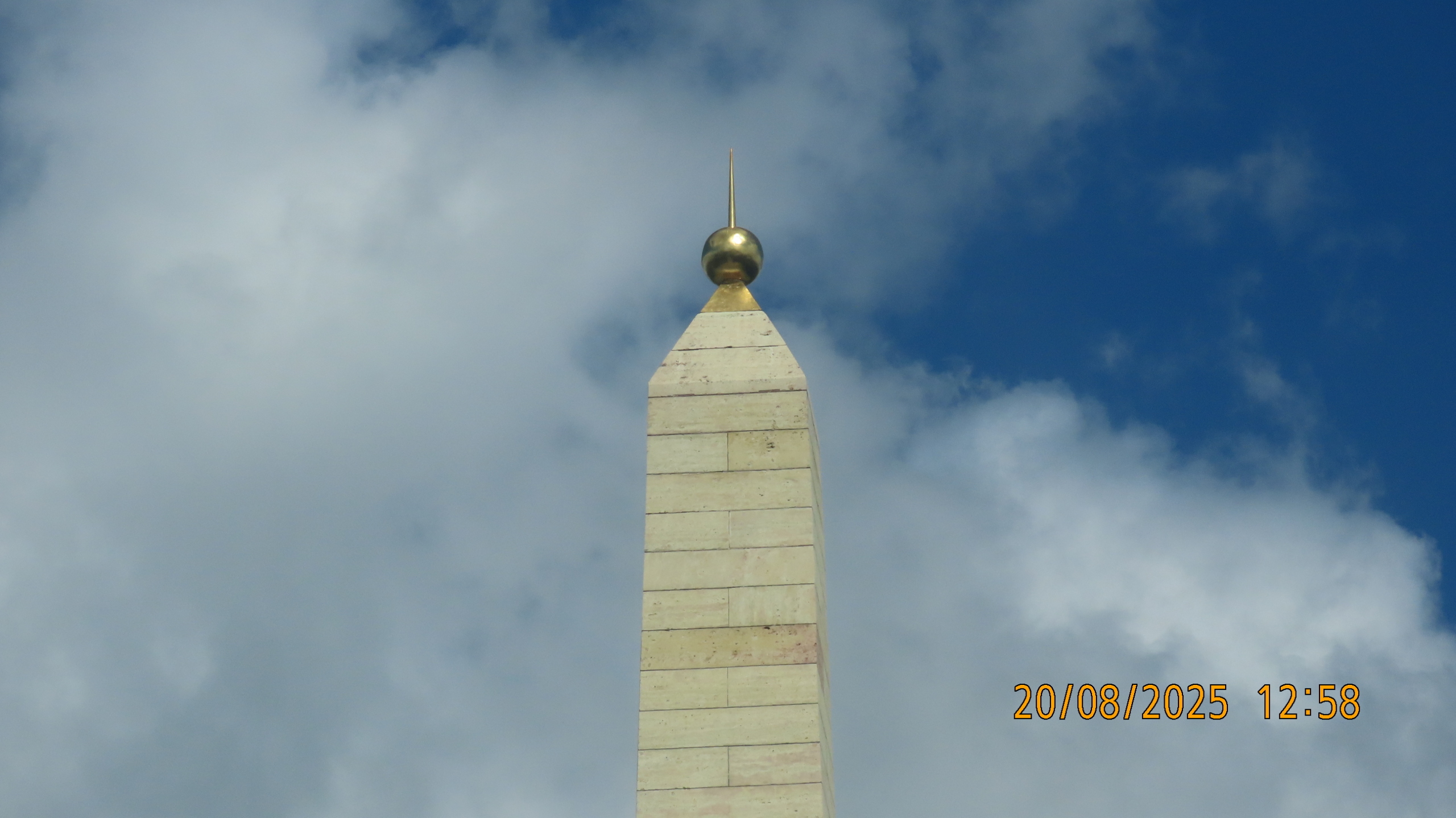 Каждый чтит своих героев.