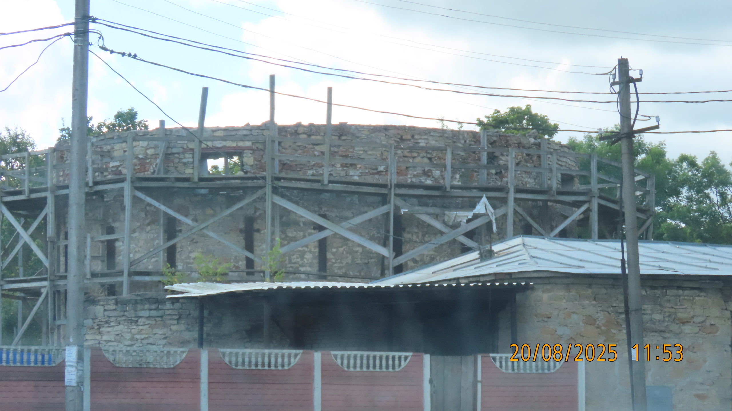 Каждый чтит своих героев.