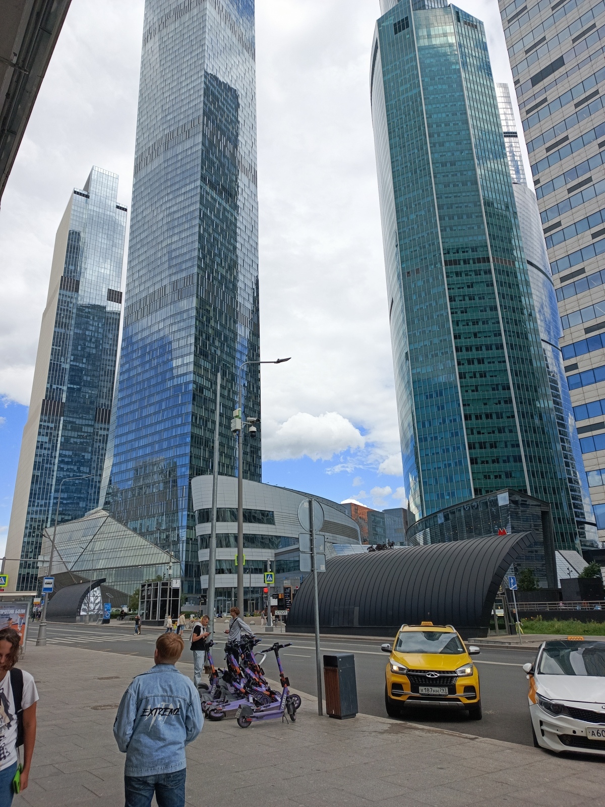 Съездить в Москву и не лопнуть от зависти: возможно ли?