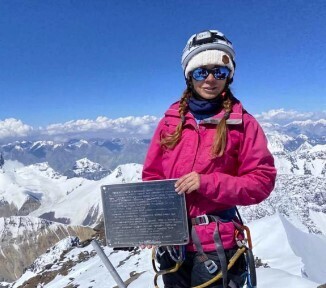 Подняться на вершину мало. Спуститься часто тяжелее