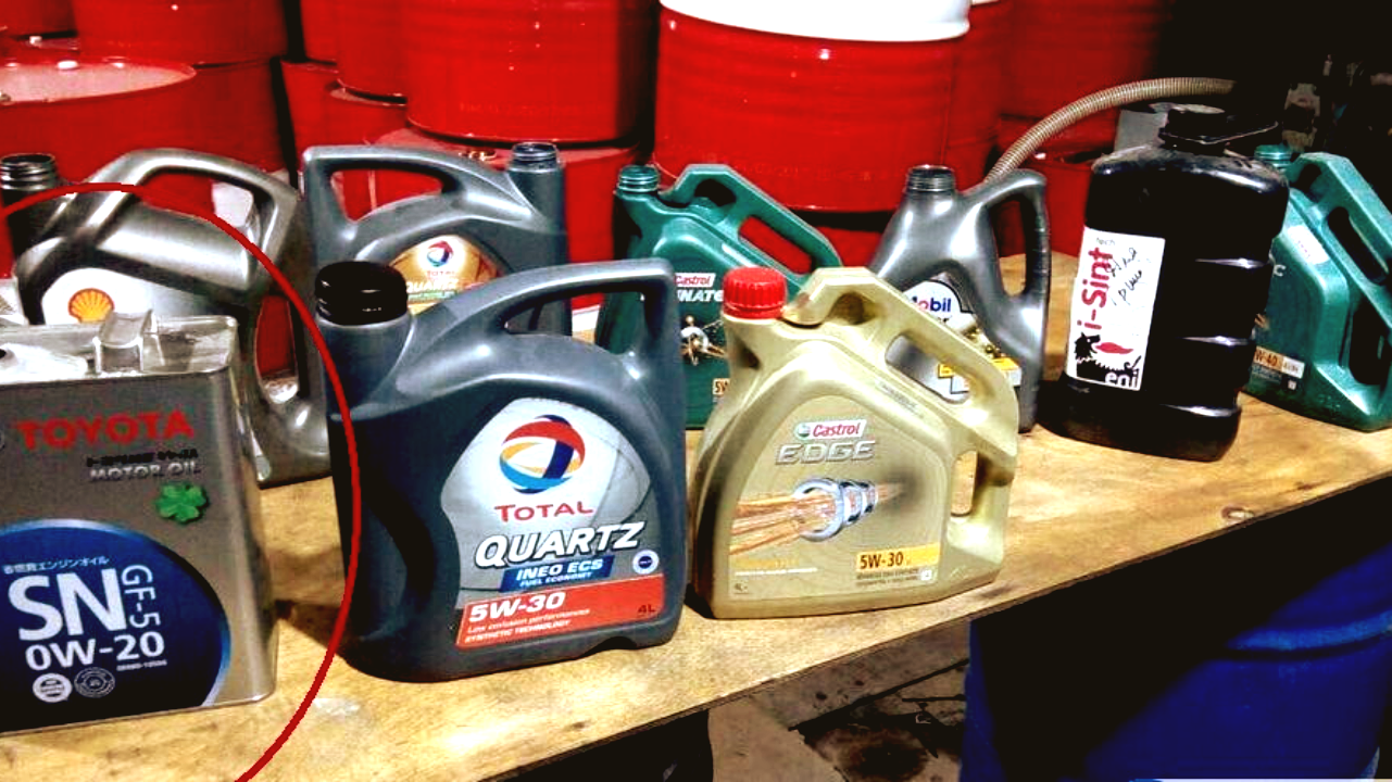 Корм выбрать для любимого железного питомца - разливное или фасованное масло