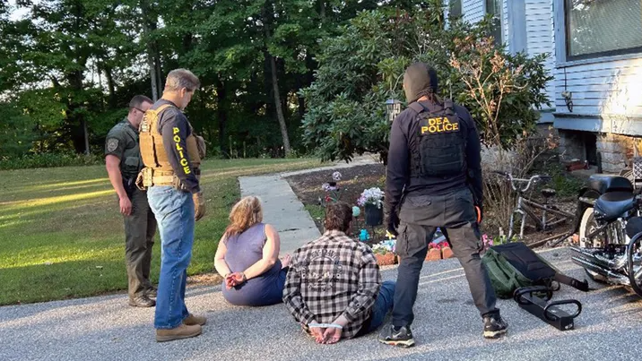 Массовые аресты проводит управление по борьбе с наркотиками.