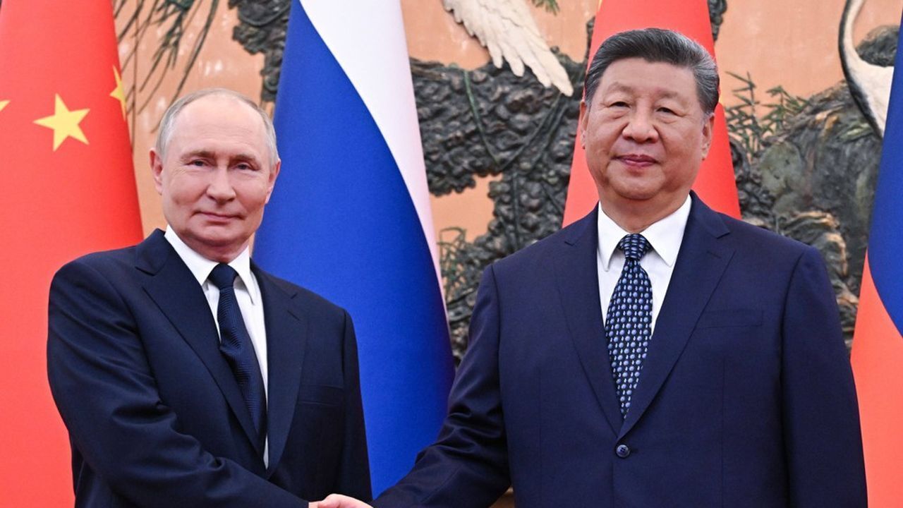 Россия и Китай во время визита Владимира Путина в Пекин подписали более 20 документов