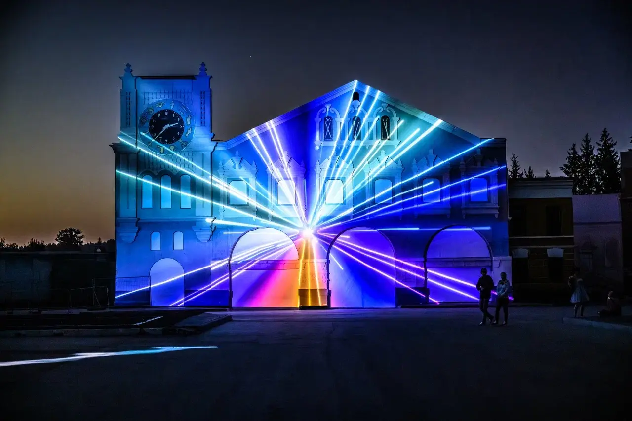 В кинопарке «Москино» впервые прошел фестиваль света «Проекция»