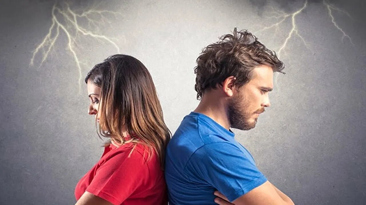 Психологи объясняют, почему кризис в отношениях является неизбежным этапом и как его преодолеть.