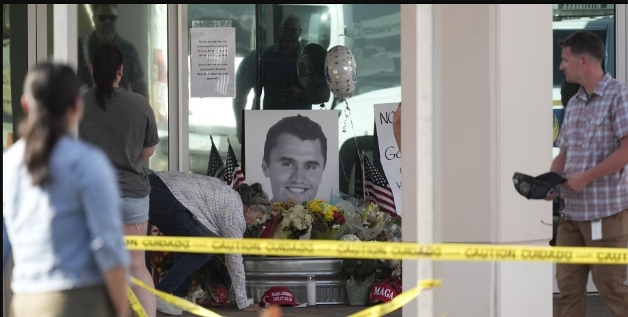 В США задержали подозреваемого в убийстве активиста Чарли Кирка.