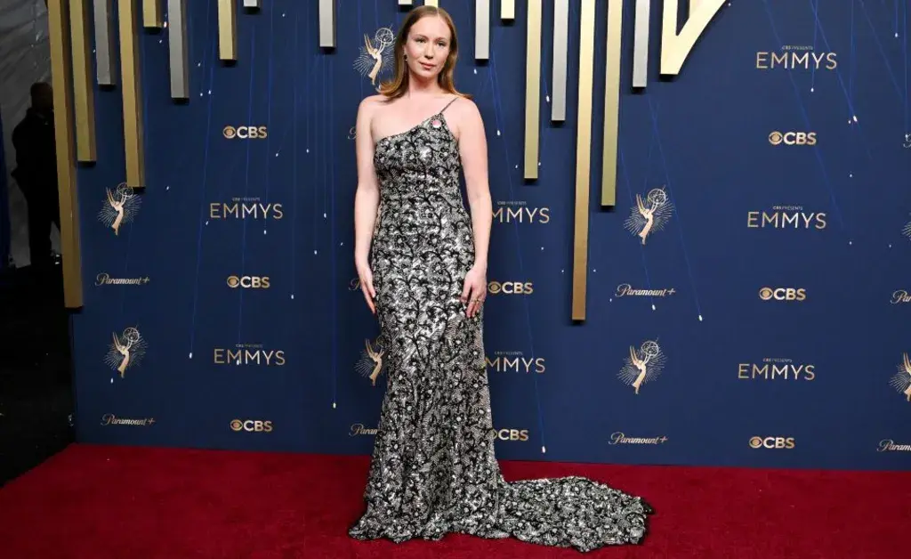 Сидни Суини и Лиза из Blackpink на красной дорожке Эмми