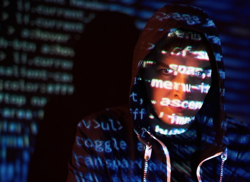 Уголовная ответственность ИИ: Можно ли посадить в тюрьму алгоритм?