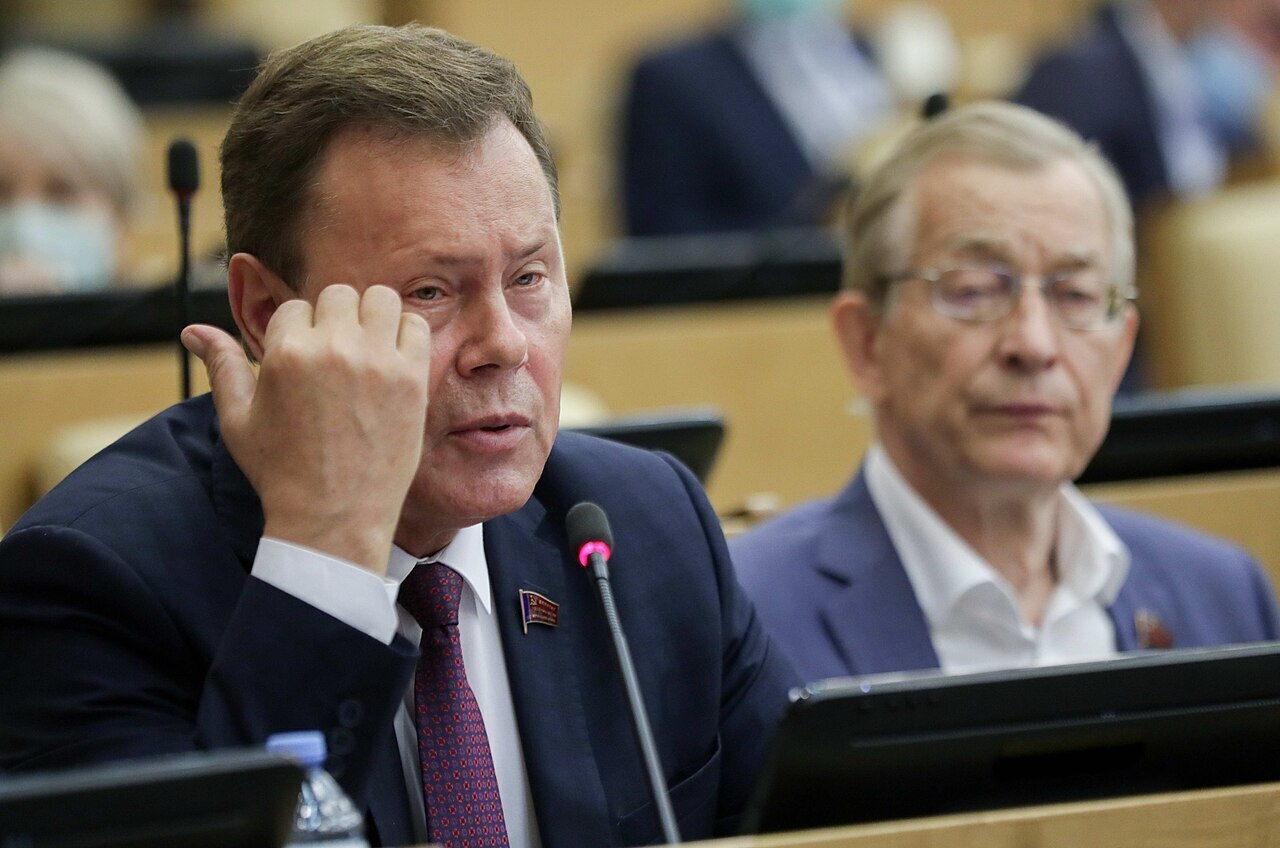 Депутат Арефьев предложил на выходные отключать в России интернет