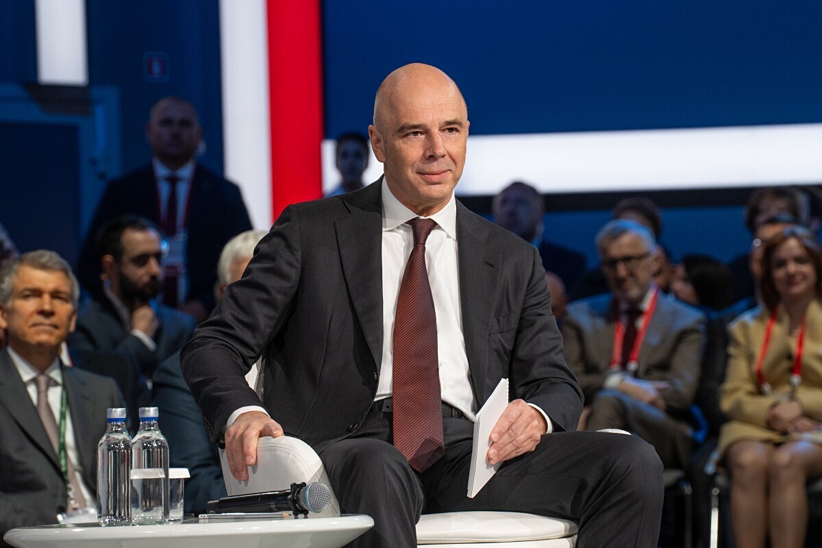 На МФФ обсудили вызовы и задачи финансовой системы.Как мастера иллюзий на МФФ учили нас жить в розовых очках