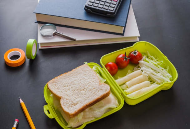 Система оплаты питания для детей в школе навязывает родителям Сбербанк