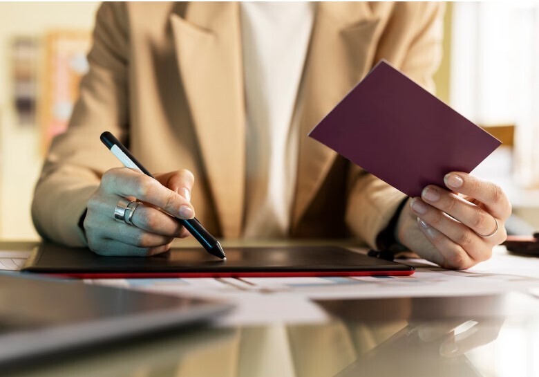 Экс-помощница Байдена получила гражданство России