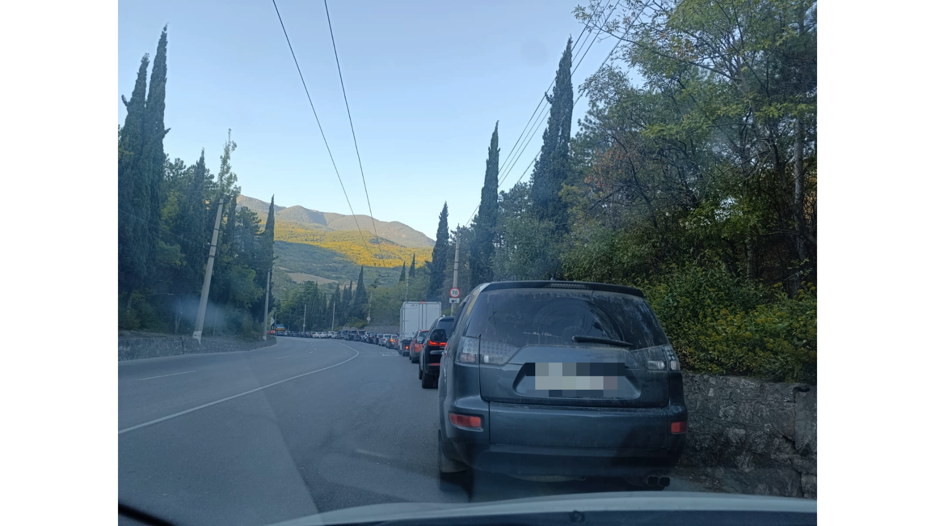 Крым 24 сентября 2025г. В очереди на АЗС простоял 3 часа. С иронией вспомнил очередной перл Трампа