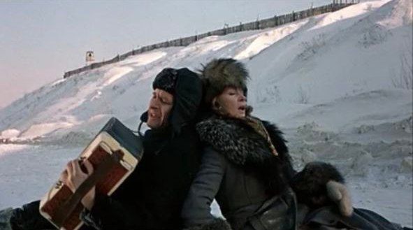 О, тепленькая пошла! Какое отношение Олег Басилашвили имеет к фильму,, Ирония Судьбы,,