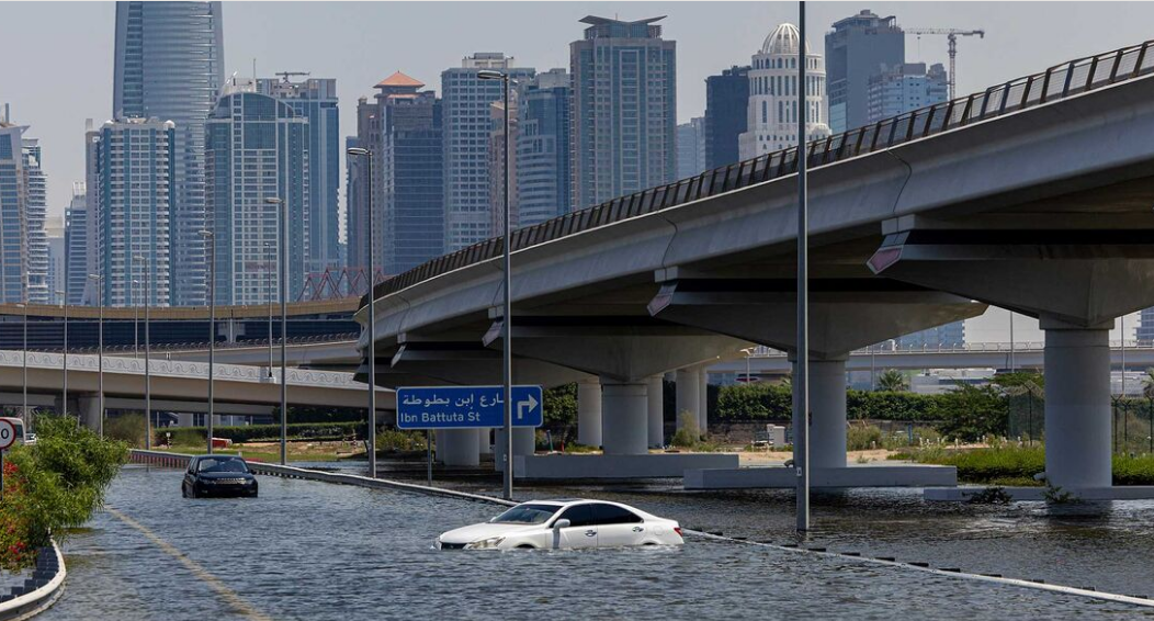 Что на самом деле произошло в грозовых облаках над Дубаем?