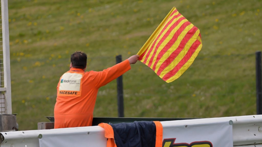 Зелёный, жёлтый, красный: что означают флаги в Формуле‑1?