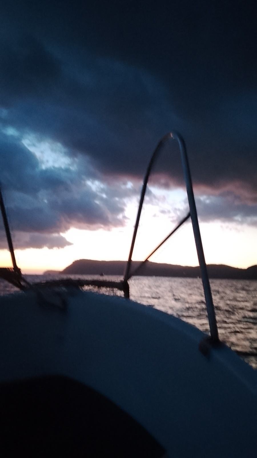 Инжир" и злые камни