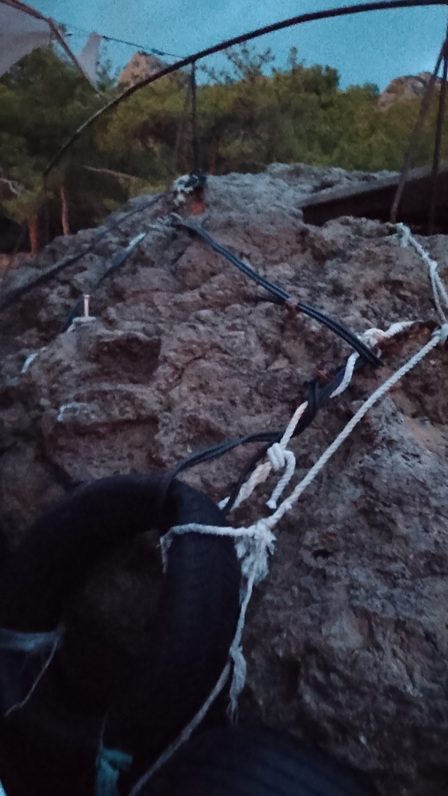 Инжир" и злые камни