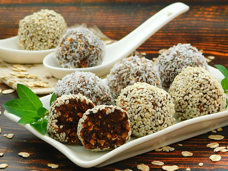 Не только вкусные, но и удивительно полезные ореховые конфеты с курагой, финиками, черносливом